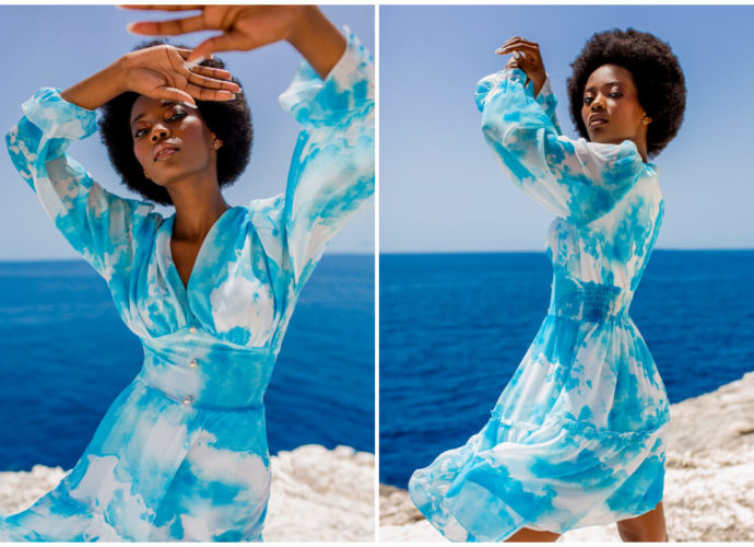 Stylizacje damskie na lato - błękitna zwiewna sukienka